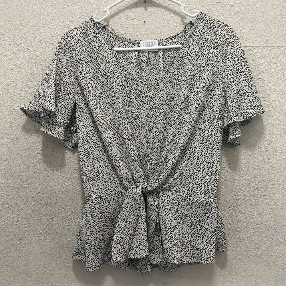 Sienna Sky Black and White Tie Front Peplum Top Size M